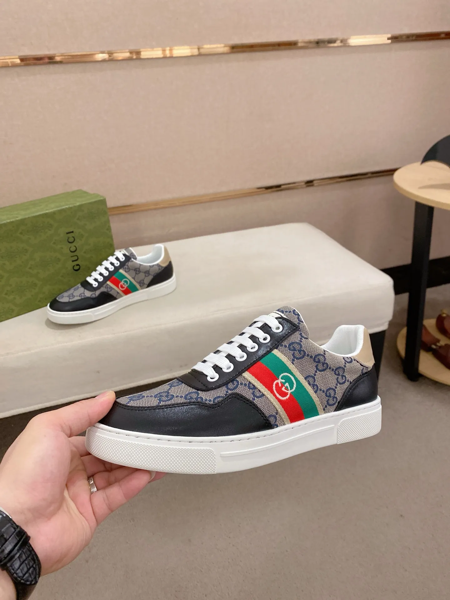 Men's clothing and shoes💰:440💰 (GUCCI) The latest model from the official website 🎁🎁Casual and fashionable men's shoes👟, hot style 💥The version is simple and elegant, exclusive for trendy men. Unique official website latest brand elements 👑Gucci original decoration, fashionable and generous, the fabric is original cowhide ✅sheepskin lining, the official website specifies wear-resistant casual outsole, the classic model is taken in kind at the counter🎬38-44 (45 is not returned or exchanged)